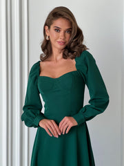 Emerald Green Midi Dress with Voluminous Sleeves and Sweetheart Neckline